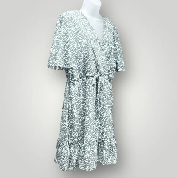 Kirundo Sage/White Midi V-Neck Dress - Picture 15 of 16